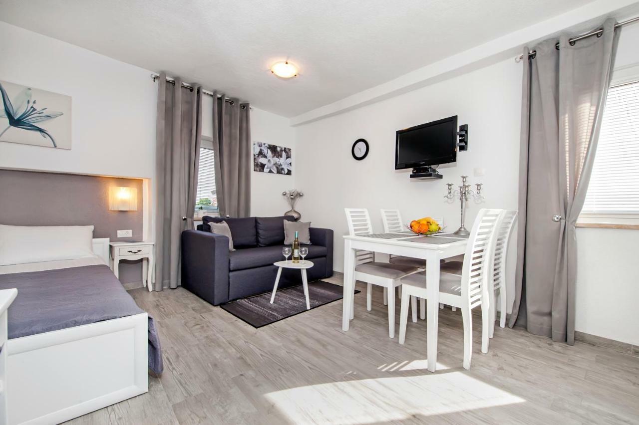 Studio Apartment Sunce โรวีน ภายนอก รูปภาพ